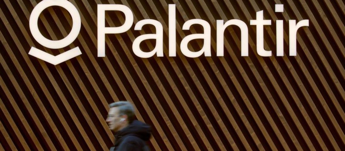 PalantirTechnologies_800x533_L_1599055554