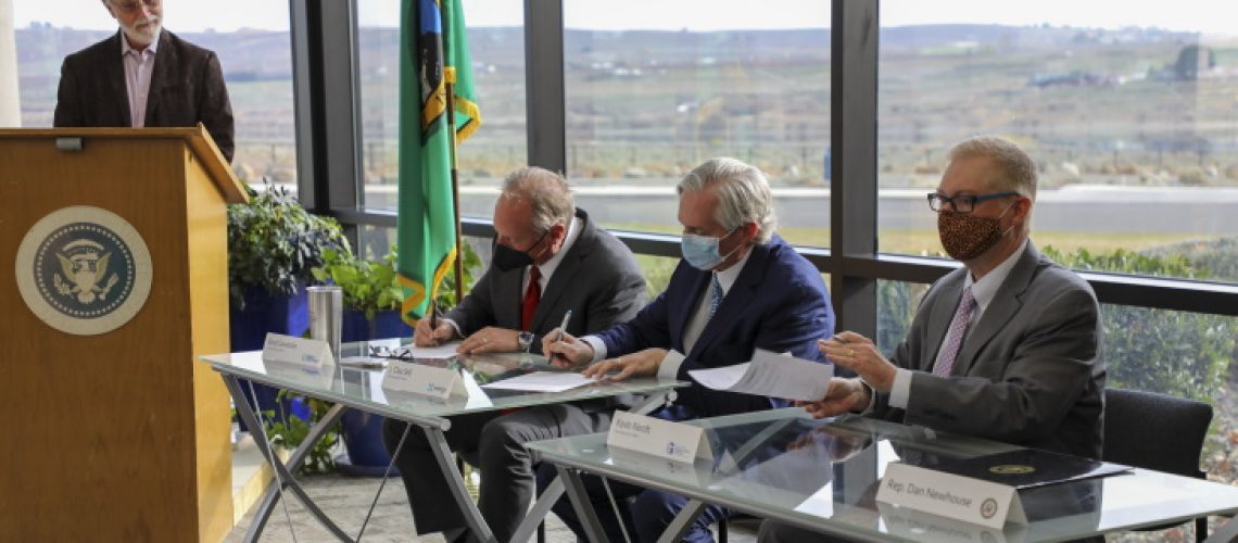 TRi-Energy-Partnership-sIgning-April-2021-(Energy-Northwest)